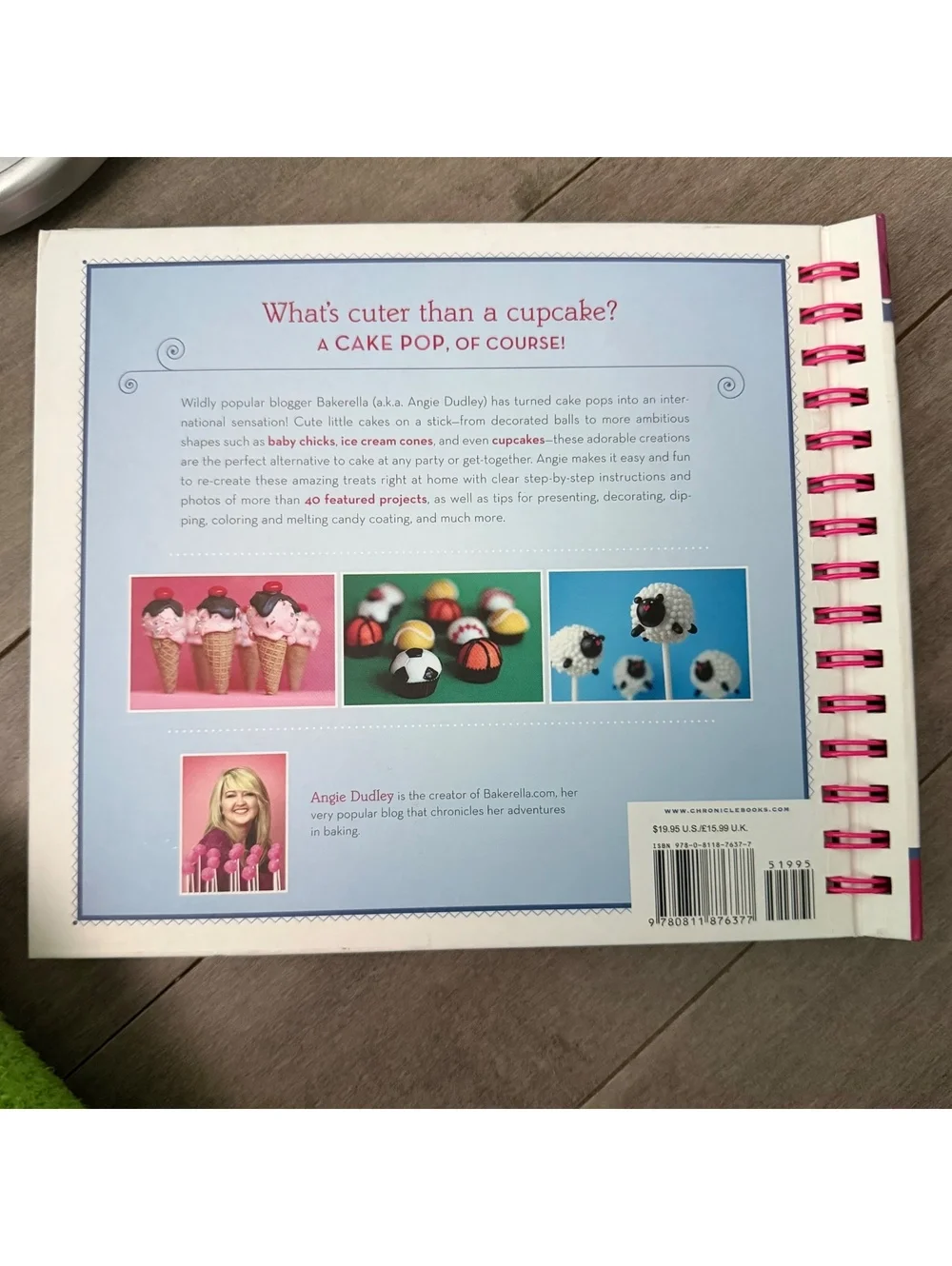 Cake Pops Book by Bakerella - Tips, Tricks, and Recipes for Mini Treats
